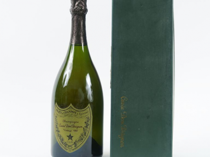 1 BOUTEILLE CHAMPAGNE DOM PERIGNON - 1982 - COFFRET