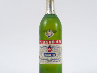 Vente aux enchères 1 VIEILLE BOUTEILLE PERNOD 45
