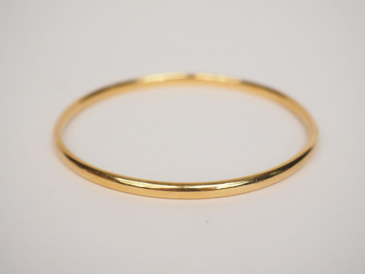 Bracelet jonc en or jaune. Poids. 24.35 g