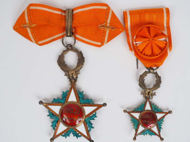 Lot de deux décorations du « OUISSAM ALAOUITE CHERIFIEN », une étoile 