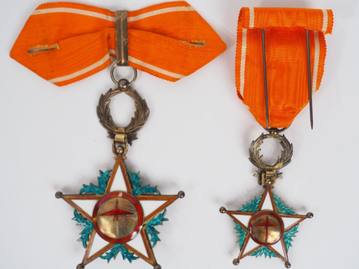 Lot de deux décorations du « OUISSAM ALAOUITE CHERIFIEN », une étoile 