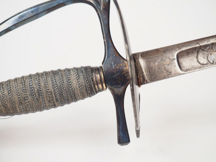 Epée d’officier Premier Empire, monture en argent massif (poinçon au c