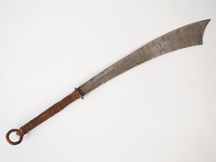 Sabre chinois de pavillon noir de 760 mm de long, lame plate évasée à 