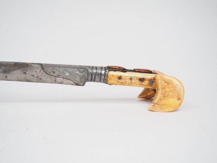 Très beau et grand Yatagan de 725 mm de long, belle lame courbe, tranc