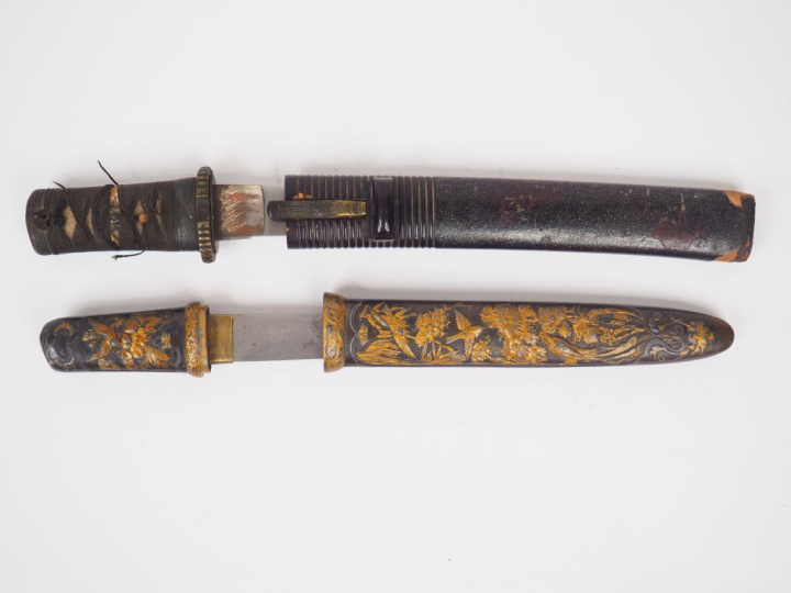 Tanto Japonais Aikuchi. Lame à dos à deux pans, sans gorge, ligne de t