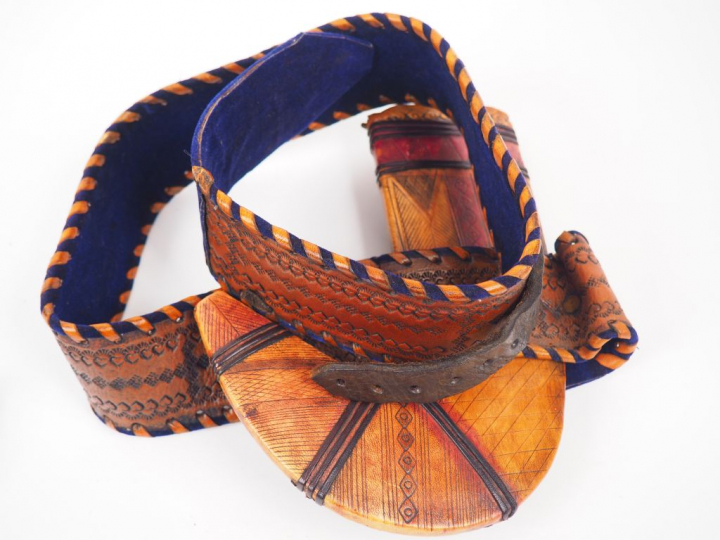 Grande Djambaya moderne du golfe persique poignée corne blonde avec sa