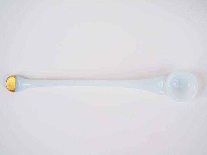 Sucrier et saupoudroir fin XVIIIème début XIXème en verre opalescent s