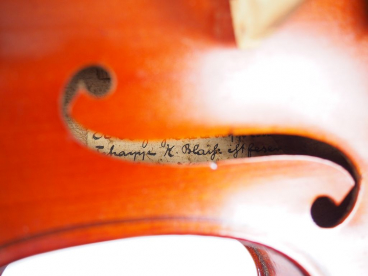 Violon de la Maison Couesnon fait à Mirecourt vers 1920-1930.  Etiquet