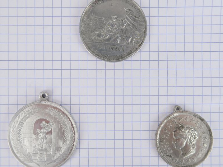 Suisse, lot de trois médailles : Vaud « souvenir du centenaire vaudois