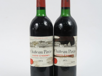 Vente aux enchères 2 BOUTEILLES CHÂTEAU PAVIE 1er GCC ST EMILION - 1973 - LB/1 ET