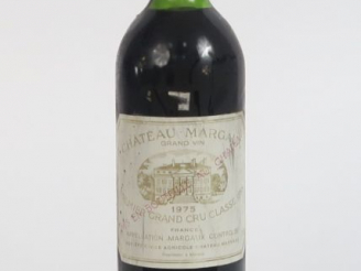 Vente aux enchères 1 BOUTEILLE CHÂTEAU MARGAUX 1er GCC GRAVES - 1975 - LB-HEP