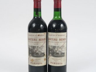 Vente aux enchères 2 BOUTEILLES CHÂTEAU NENIN POMEROL - 1975 - 1 BG+/1 LB-HEP