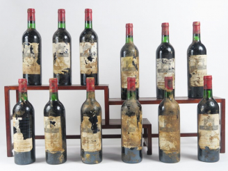 Vente aux enchères 12 BOUTEILLES CHÂTEAU LEOVILLE LAS CASES GCC ST JULIEN - 1975 - 10 BG/