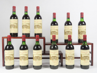 Vente aux enchères 12 BOUTEILLES CHÂTEAU LA POINTE POMEROL - 1978 - CBO - 4 LB/8 HEP