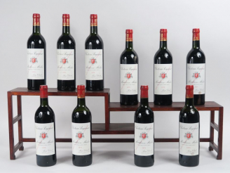 Vente aux enchères 10 BOUTEILLES CHÂTEAU POUJEAUX MOULIS - 1979 - 8 LB/2 MEP