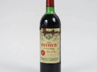 Vente aux enchères 1 BOUTEILLE PETRUS POMEROL - 1980 - LB-HEP/ET