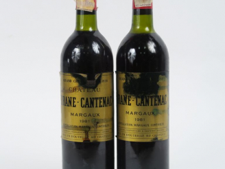 Vente aux enchères 2 BOUTEILLES CHÂTEAU BRANE CANTENAC GCC MARGAUX - 1981 - 1 BG/1 LB/1 E