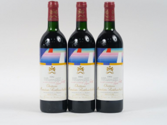 Vente aux enchères 3 BOUTEILLES CHÂTEAU MOUTON ROTSHCHILD 1er GCC PAUILLAC - 1984 - LB