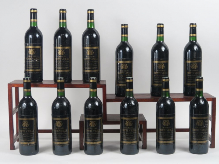 12 BOUTEILLES CHÂTEAU TROTTEVIEILLE 1er GCC ST EMILION - 1985 - CBO - 