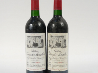 Vente aux enchères 2 BOUTEILLES CHÂTEAU GRANDES MURAILLES GC ST EMILION - 1989 - BG