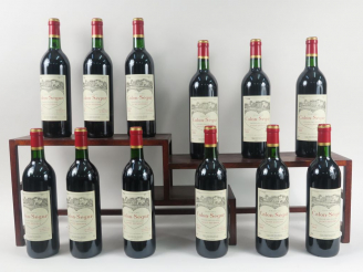 Vente aux enchères 12 BOUTEILLES CHÂTEAU CALON SEGUR GCC ST ESTEPHE - 1993 - CBO - BG
