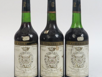 Vente aux enchères 3 BOUTEILLES CHATEAU GRUAUD LAROSE GCC ST JULIEN : 2 DE 1974 1 à 3 CM/