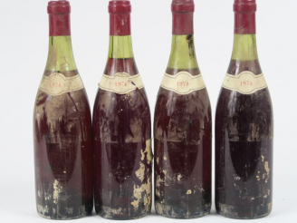 Vente aux enchères 4 BOUTEILLES CLOS DE LA ROCHE DOMAINE MAUFFRÉ TRUCHO - 1974 - 1 à 3 CM