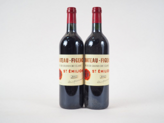 Vente aux enchères 2 BOUTEILLES CHÂTEAU FIGEAC 1er GCC ST EMILION - 2002 - BG+