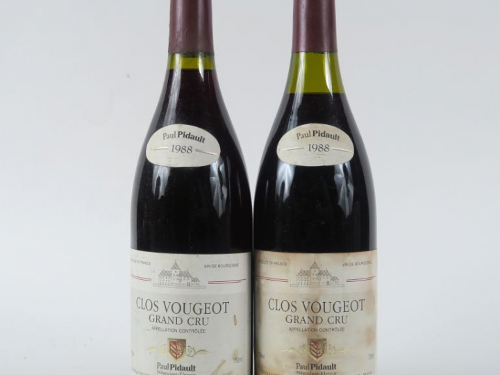 2 BOUTEILLES CLOS VOUGEOT GC PAUL PIDAULT - 1988 - 1 à 1 CM/1 à 3 CM