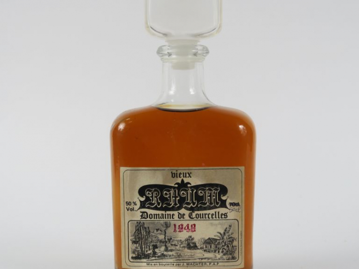 1 BOUTEILLE (50 cl) RHUM DOMAINE DE COURCELLES 50° - 1948 - BOUCHON NO