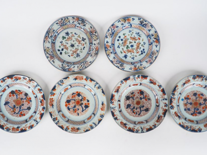 Paire d'assiettes à décor de carpes, Imari chinois 4 assiettes à décor