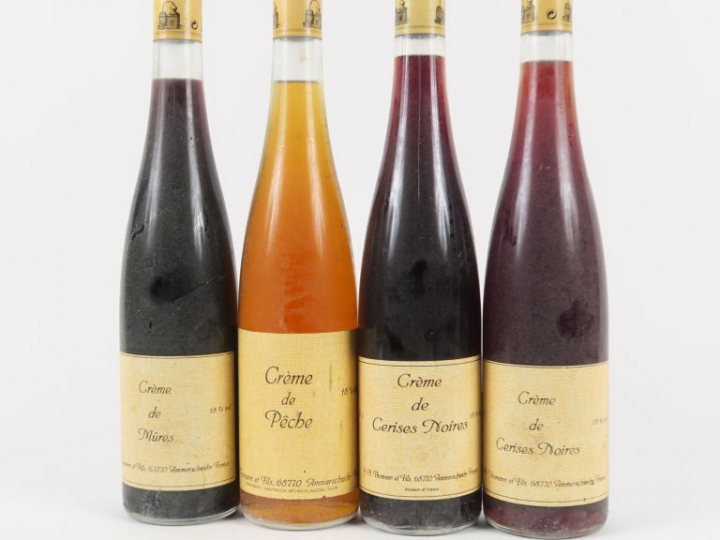 4 BOUTEILLES CRÈMES J.B. THOMANN : 2 CERISES NOIRE - 1 PÊCHE - 1 MÛRE