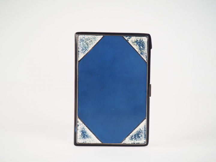 	Etui Art Déco en laque bleue, coquille d’œuf et vermeil.