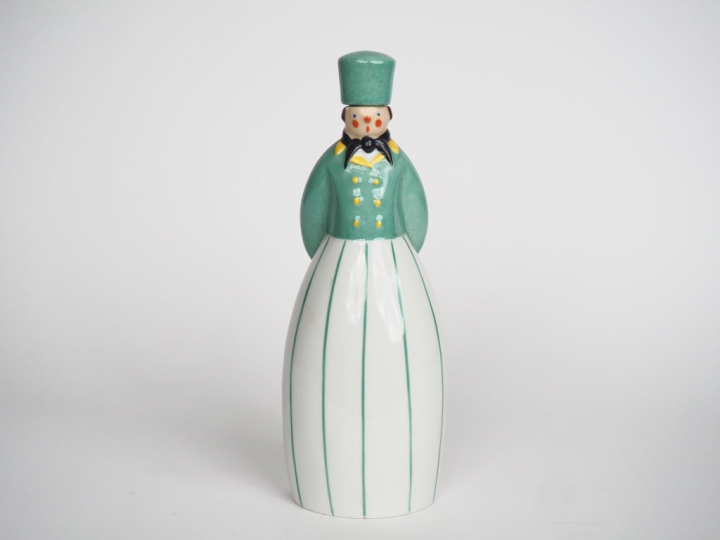 ROBJ.  Bouteille à liqueur en porcelaine polychrome "le cuisinier". Si