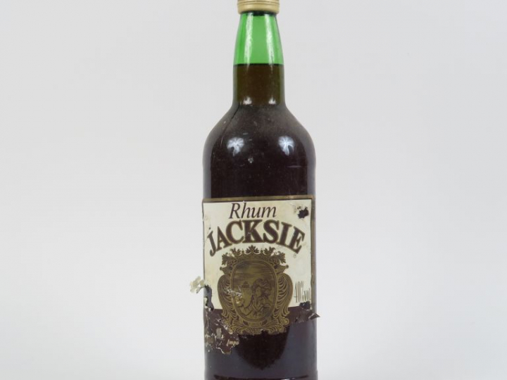 1 BOUTEILLE (1 L) RHUM JACKSIE - EA