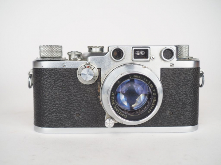 LEICA III n°418032. Appareil photographique avec objectif SUMMAR 1 : 2