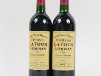 Vente aux enchères 2 BOUTEILLES CHÂTEAU LA TOUR LEOGNAN GRAVES - 1996 - BG