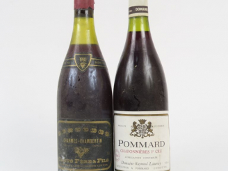 Vente aux enchères 2 BOUTEILLES : 1 CHARMES CHAMBERTIN CAMUS PÈRE   FILS 1981 CAPS AB - 1