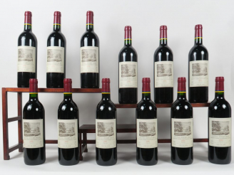 Vente aux enchères 12 BOUTEILLES CHÂTEAU DUHART MILON GCC PAUILLAC - 2000 - CBO