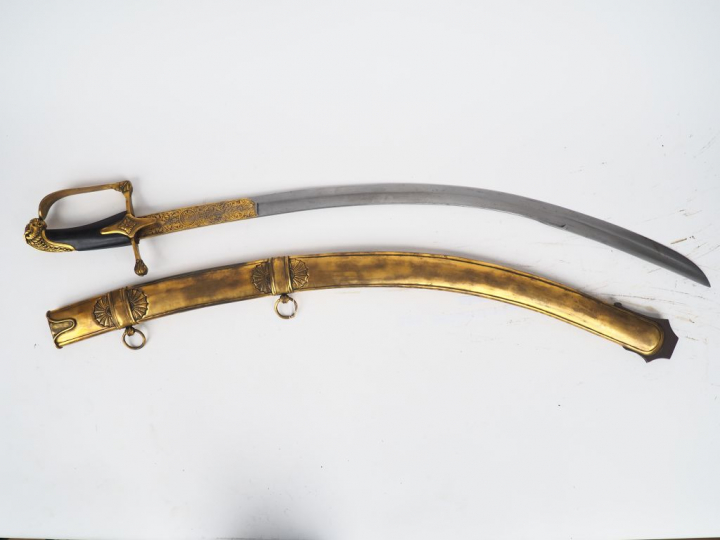Sabre composite type sabre de récompense, Superbe lame courbe et large