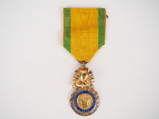 Vente aux enchères Bel exemplaire de la médaille militaire type troisième république, bél