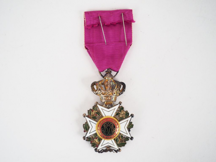 Etoile belge de chevalier de l’ordre de Léopold avec son ruban rouge p