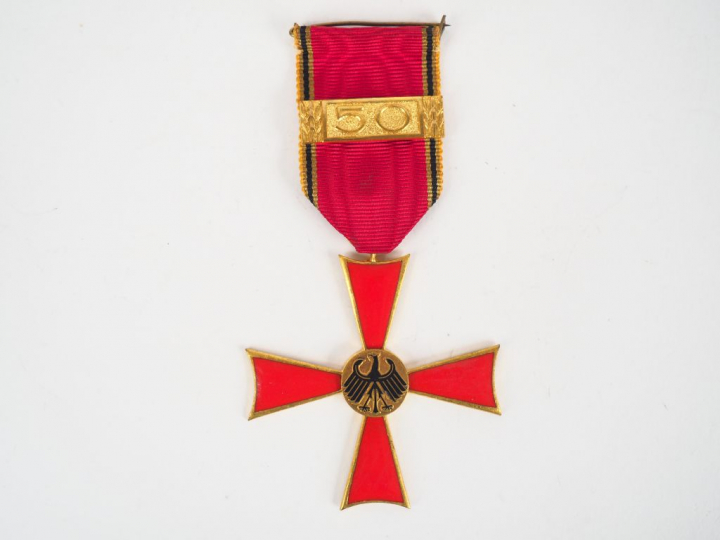 Croix uniface de l’ordre de la république fédérale allemande institué 