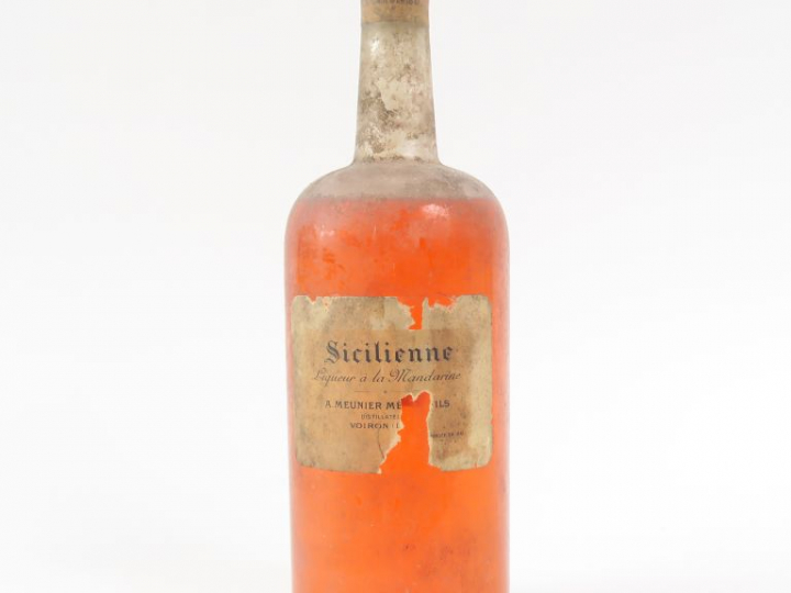 1 TRÈS VIEILLE BOUTEILLE LIQUEUR A LA MANDARINE 'SICILIENNE'  A. MEUNI