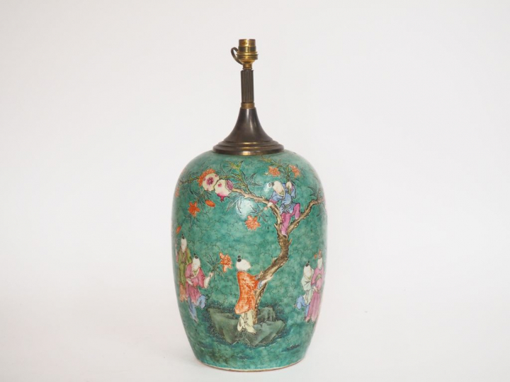 Chine, période Guangxu  Pot à gingembre de forme ovoïde en porcelaine 