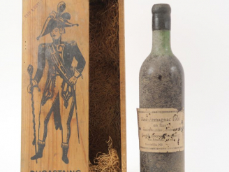 Vente aux enchères 1 BOUTEILLE FINE ARMAGNAC 'GRANDE RESERVE' DUCASTAING - 1900 - COFFRET