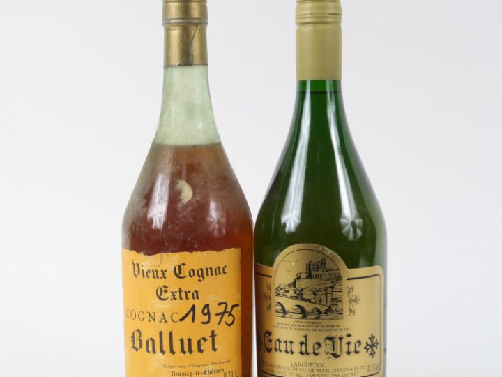 2 BOUTEILLES : 1 VIEUX COGNAC BALLUET - 1 EAU DE VIE LANGUEDOC