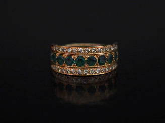 Vente aux enchères Bague jonc en or 14k, composée d'un anneau centre sertie de pierres ve