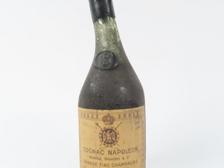 1 VIEILLE BOUTEILLE GRANDE FINE CHAMPAGNE 'RÉSERVE' COGNAC NAPOLÉON BO
