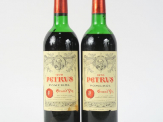 Vente aux enchères 2 BOUTEILLES CHÂTEAU PETRUS POMEROL - 1978 - 1 MEP/1 MEP-BEP